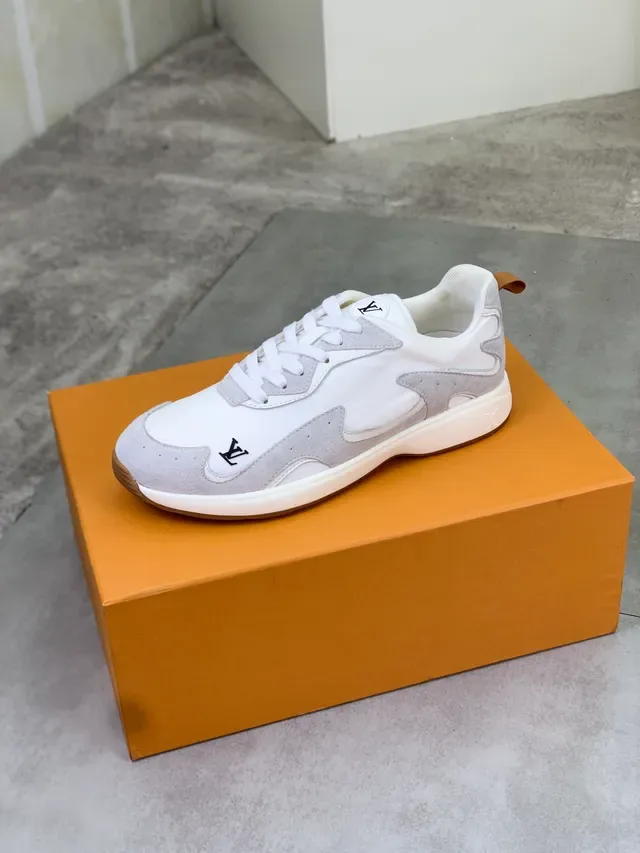 Louis Vuitton LV Trainer सादा এবং ধূসর লাইফস্টাইল স্নীকার 4