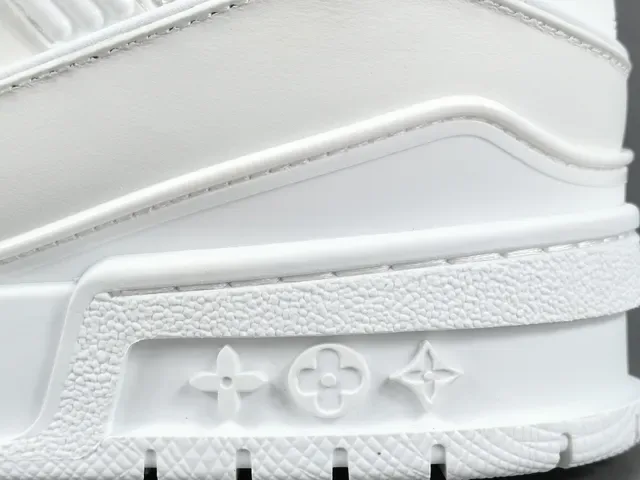 Louis Vuitton LV Trainer White Monochrome Structured Strap Overlay Lifestyle Sneakers 7