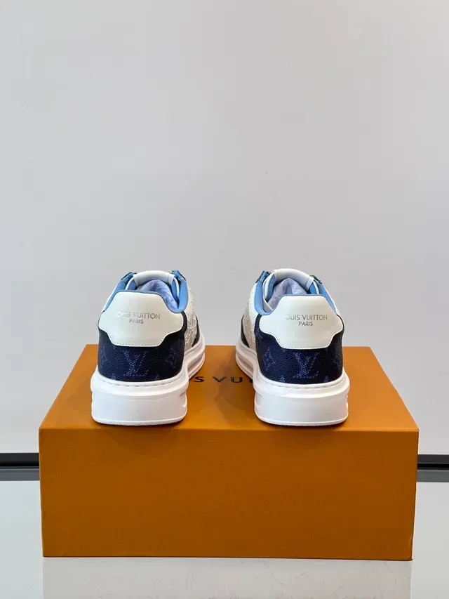 Louis Vuitton LV Trainer Tênis Lifestyle Branco e Marinho Lona Monogramada Painéis de Contraste 3