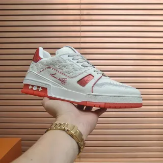 Louis Vuitton LV Trainer Blanco Rojo Monogram Acolchado Cuero Script-Logo Panel Lateral Lifestyle Sneakers