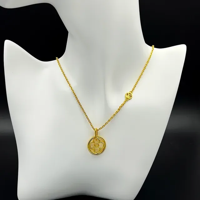 Louis Vuitton LV Twiggy Collier pendentif floral doré 5