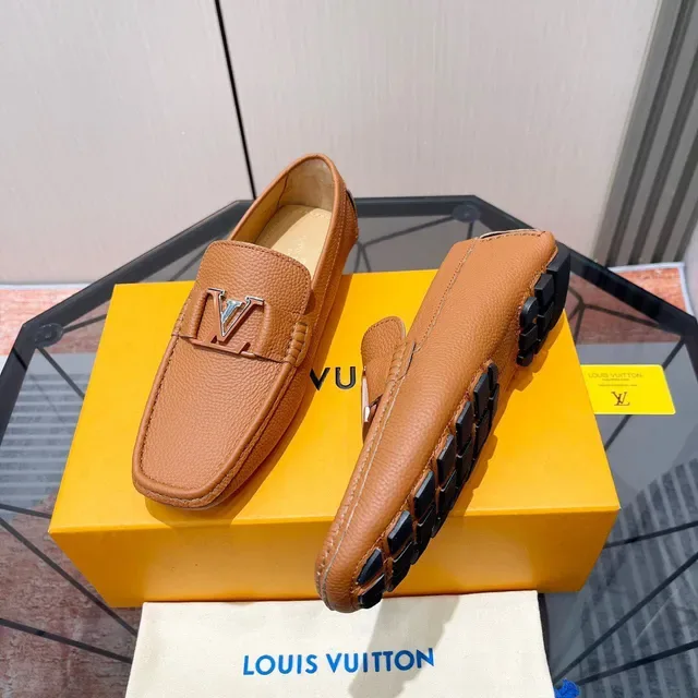 Louis Vuitton LV Twist Loafer Cuir grainé Tan 6