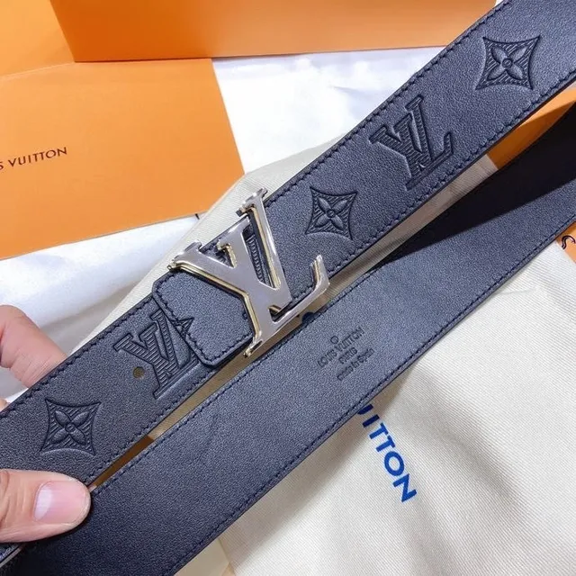 Louis Vuitton Monogram Noir Argent embossé métallique LV boucle Ceinture en cuir 2