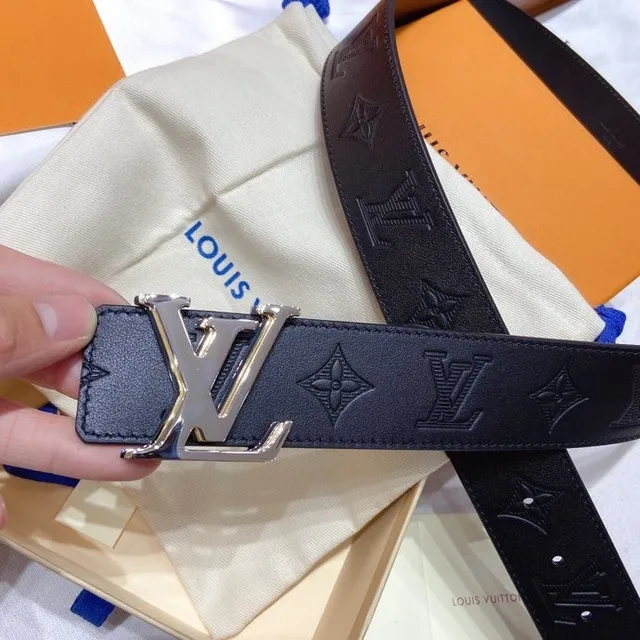 Louis Vuitton Monogram Noir Argent embossé métallique LV boucle Ceinture en cuir 3