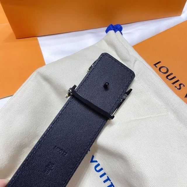 Louis Vuitton Monogram Noir Argent embossé métallique LV boucle Ceinture en cuir 4