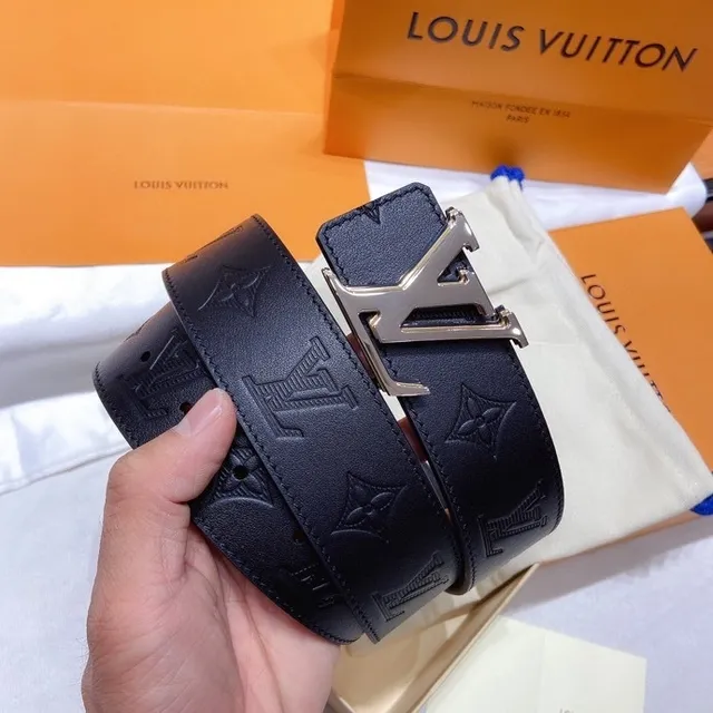 Louis Vuitton Monogram Noir Argent embossé métallique LV boucle Ceinture en cuir 7