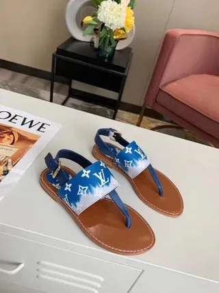 Louis Vuitton Monogram नीला और सफेद कैजुअल सैंडल 2