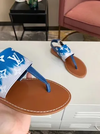 Louis Vuitton Monogram नीला और सफेद कैजुअल सैंडल 3