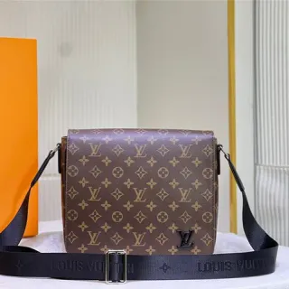 Louis Vuitton मोनोग्राम कैनवास फ्लैप मेसेंजर बैग