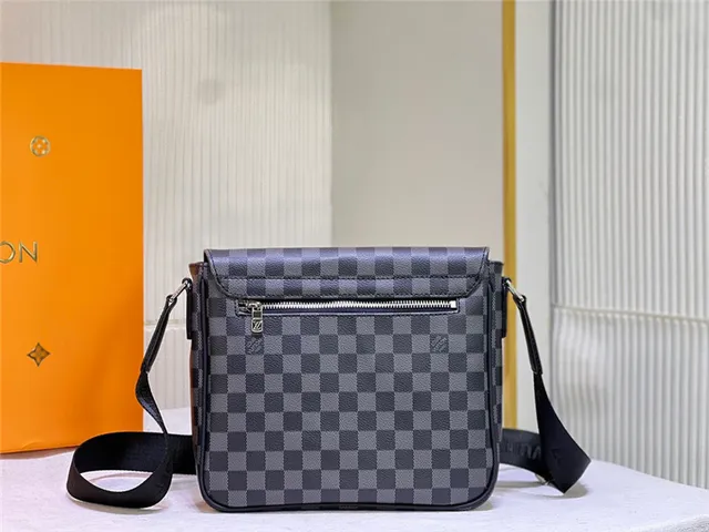 Louis Vuitton Monogram Canvas Flap Messenger Bag 5