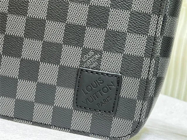 Louis Vuitton Monogram Canvas Flap Messenger Bag 7