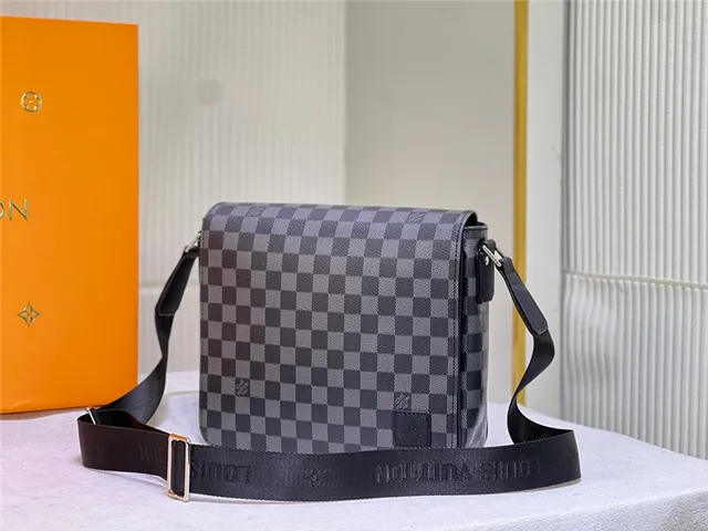 Louis Vuitton Monogram Canvas Flap Messenger Bag 8