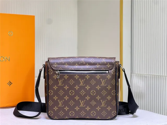 Louis Vuitton Monogram Canvas Flap Messenger Bag 23