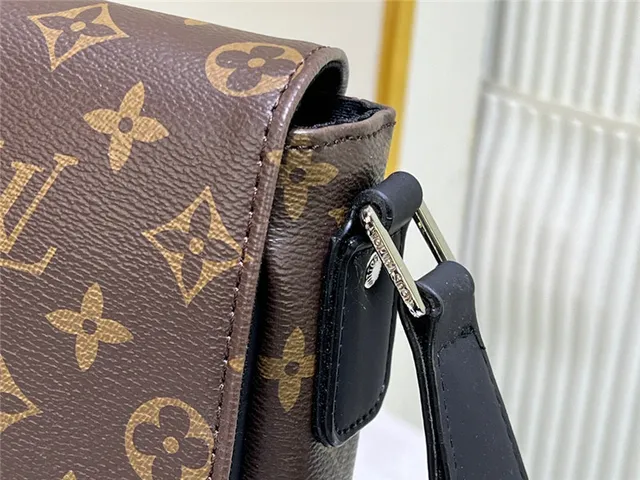 Louis Vuitton Monogram Canvas Flap Messenger Bag 24