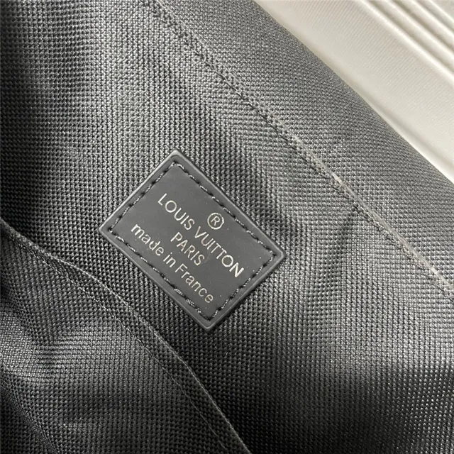 Louis Vuitton Monogram Eclipse মেসেঞ্জার ব্যাগ 2