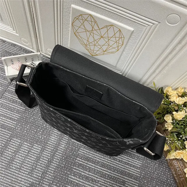 Louis Vuitton Monogram Eclipse মেসেঞ্জার ব্যাগ 3