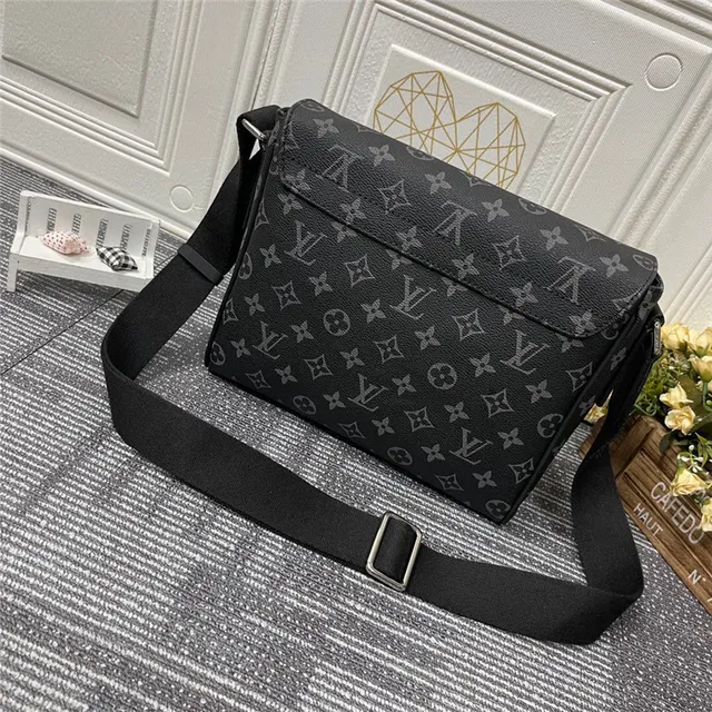 Louis Vuitton Monogram Eclipse মেসেঞ্জার ব্যাগ 8
