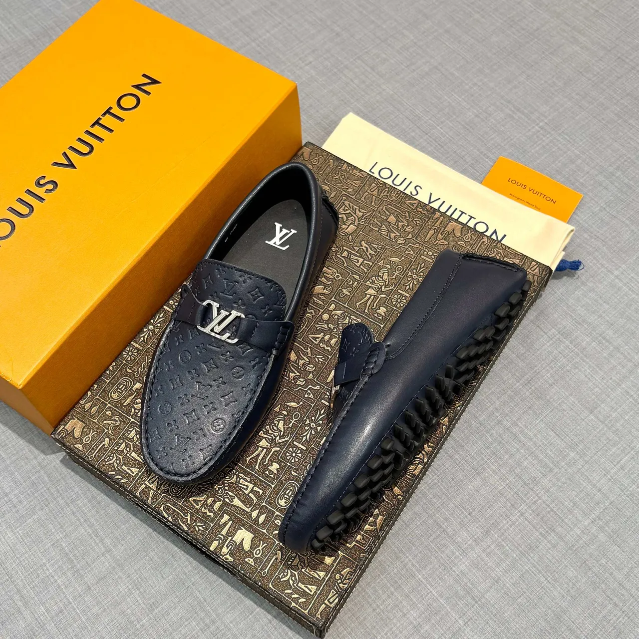Louis Vuitton Monogram Embossed Loafer Mocassim Navy Blue Couro Navy Blue 2