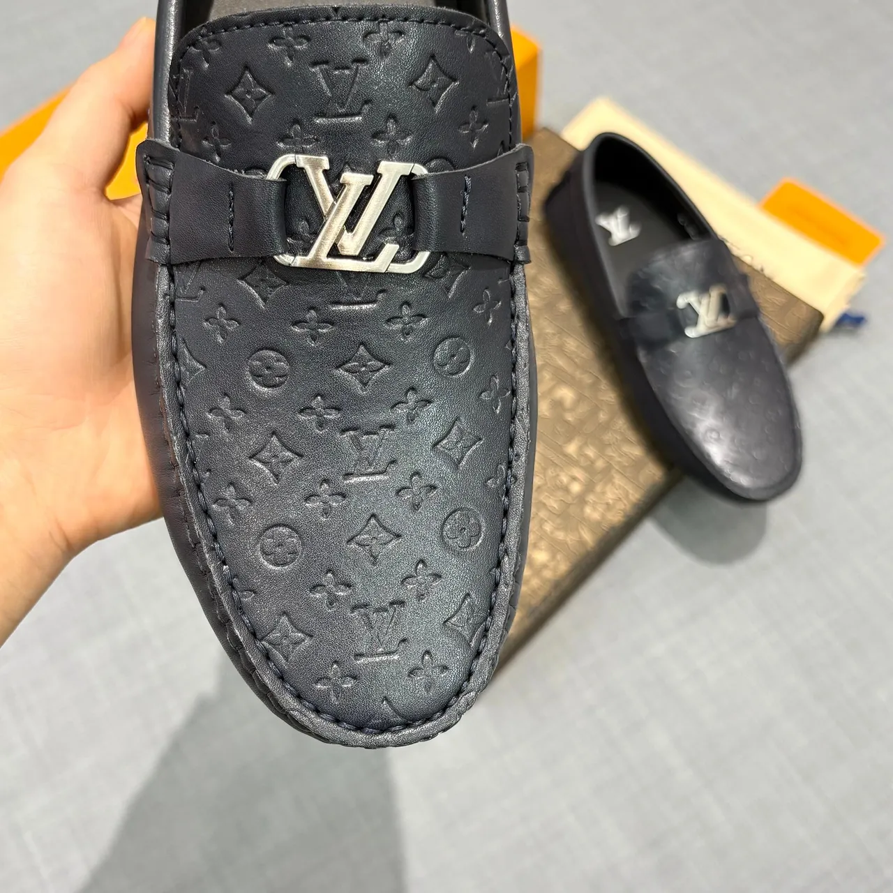 Louis Vuitton Monogram Embossed Loafer Mocassim Navy Blue Couro Navy Blue 3