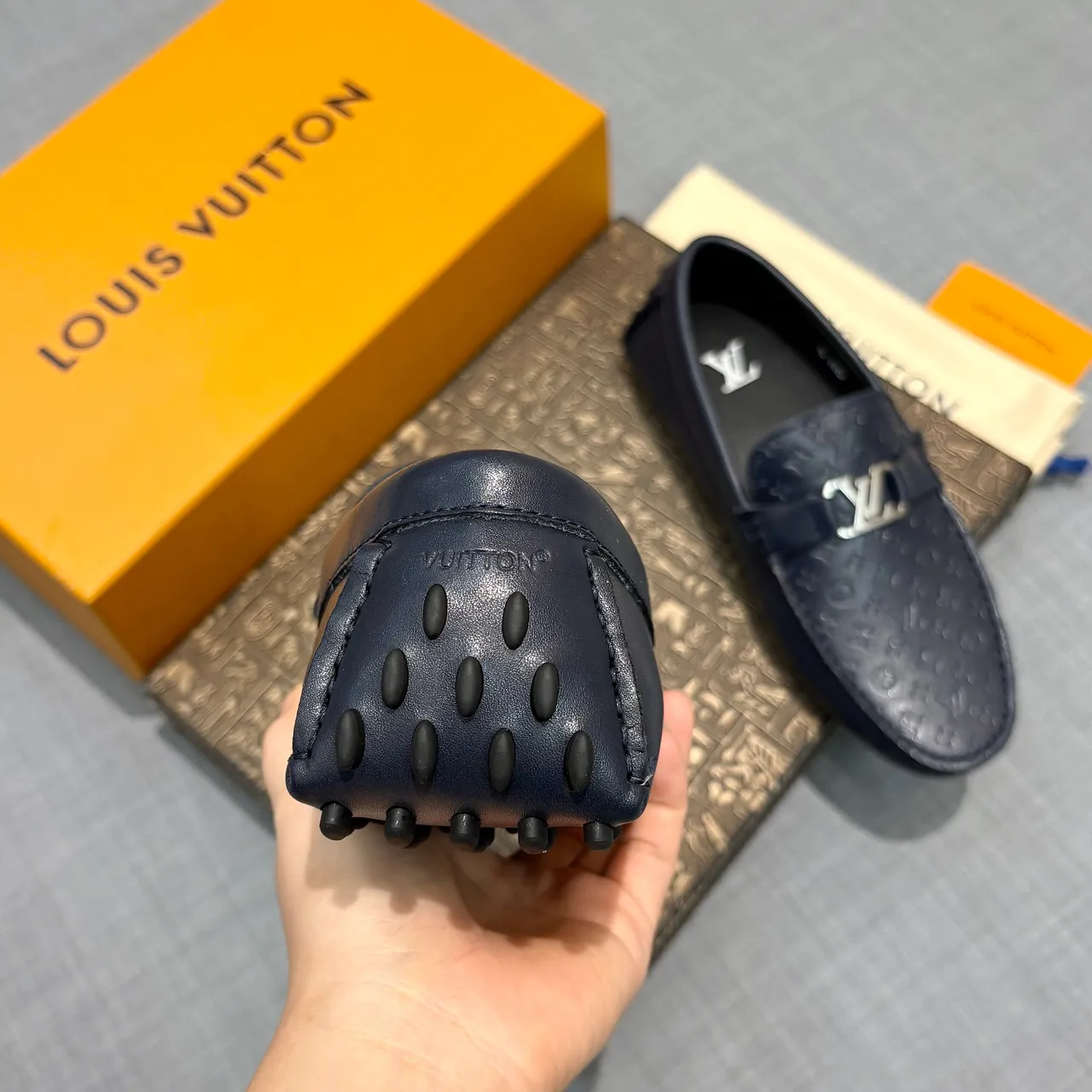 Louis Vuitton Monogram Embossed Loafer Mocassim Navy Blue Couro Navy Blue 4