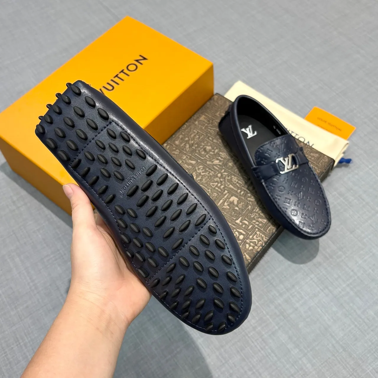 Louis Vuitton Monogram Embossed Loafer Mocassim Navy Blue Couro Navy Blue 5