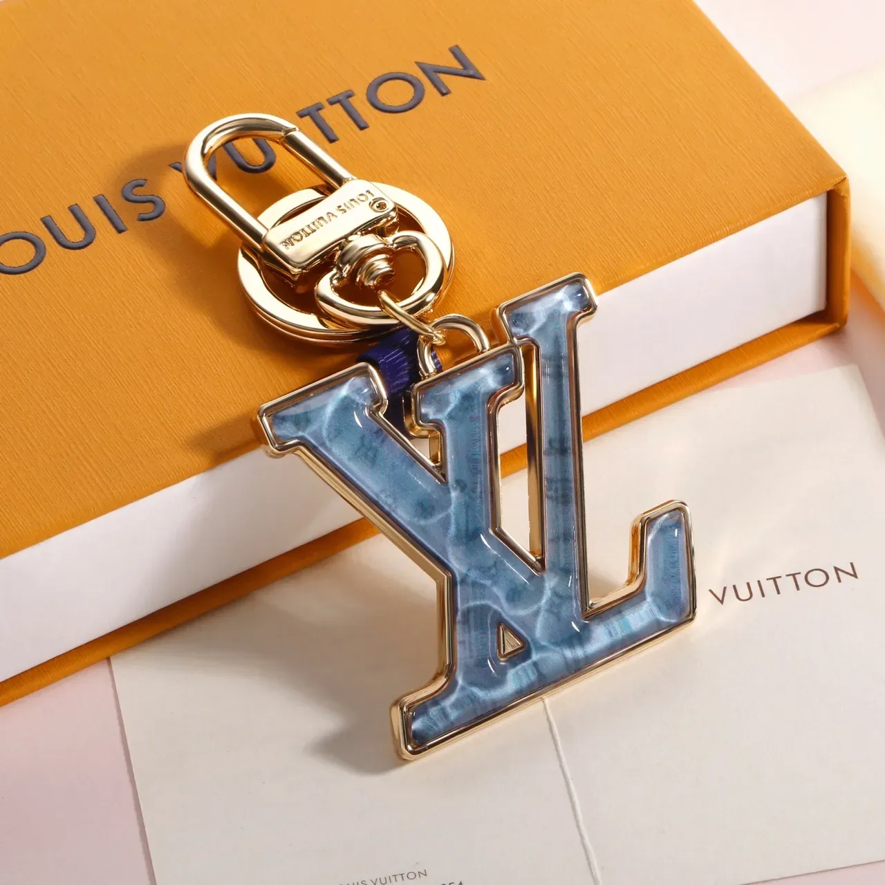 Louis Vuitton Monogram Esmalte Azul Dorado Metal Bolso Cruzado 9