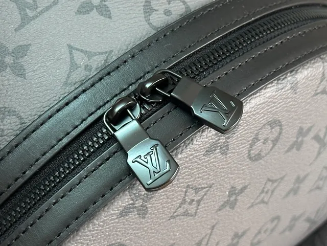 Louis Vuitton Monogram Mochila Casual Estructurada de Cuero Gris 5