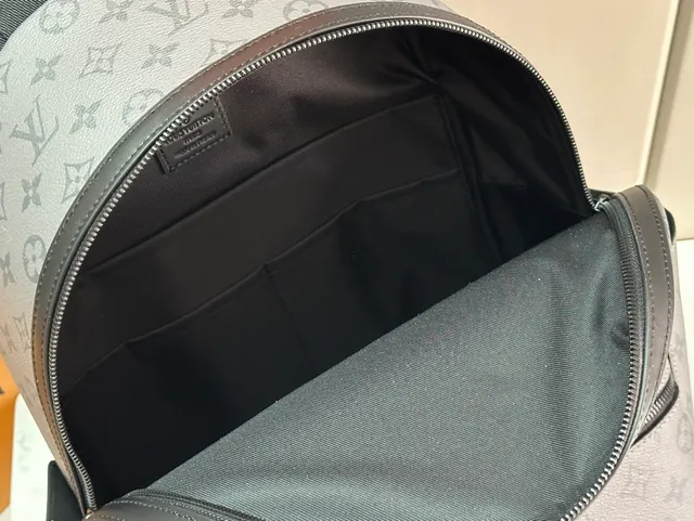 Louis Vuitton Monogram Mochila Casual Estructurada de Cuero Gris 6