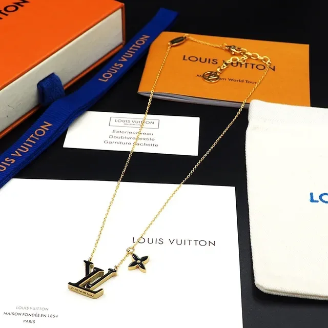 Louis Vuitton Monogram Colar Pendente Corrente Ouro Preto Esmaltado 3