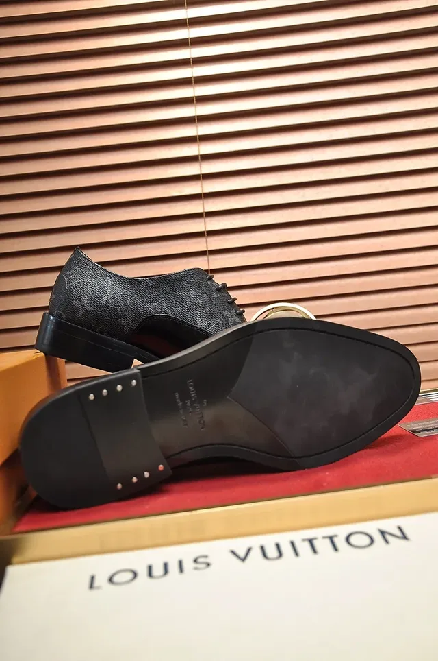 Louis Vuitton Monogram Leather Patent Cap-Toe Oxford Shoes 3