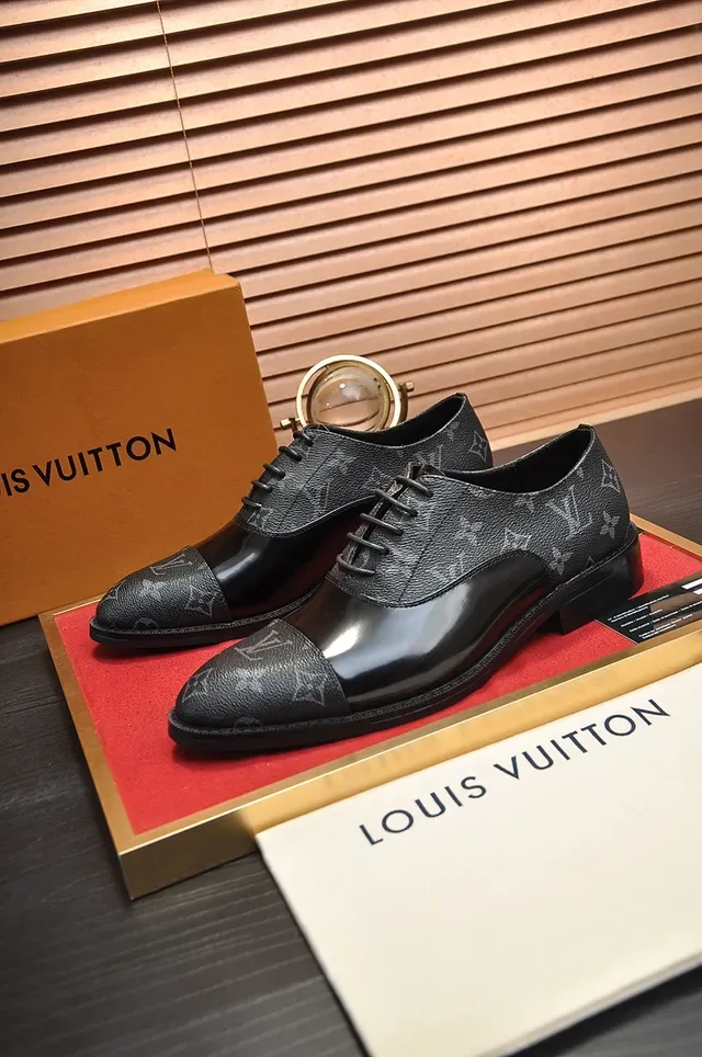 Louis Vuitton Monogram Leather Patent Cap-Toe Oxford Shoes 4