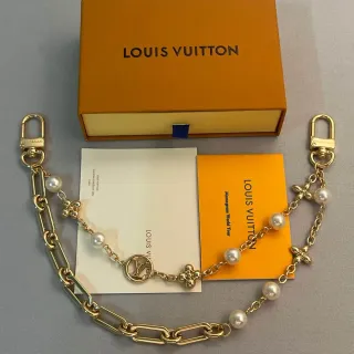 Louis Vuitton Monogram World Tour سوار سلسلة ذهب لؤلؤ وزهور