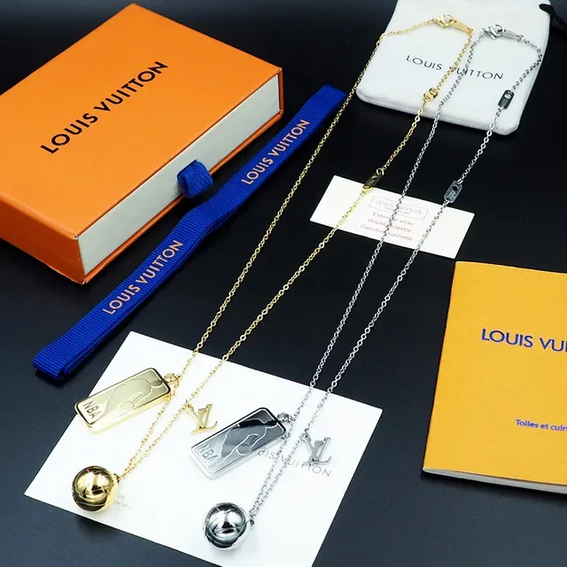 Colar de Baloncesto Louis Vuitton NBA x LV Dourado Multi-Charm 3