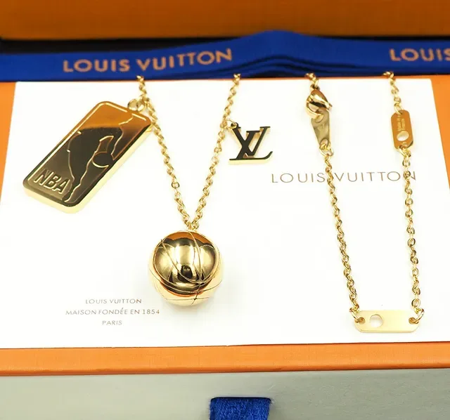 Colar de Baloncesto Louis Vuitton NBA x LV Dourado Multi-Charm 5
