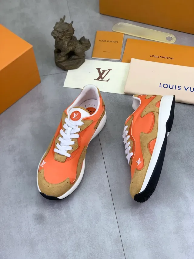 Louis Vuitton أحذية رياضية برتقالي بيج طبقات و بني سمويد/قماش بارز LV Monogram براندينج نمط حياة 5