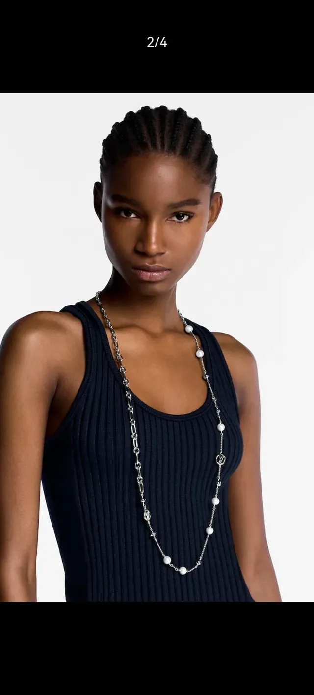 Colar Louis Vuitton Pérola e Charm Monograma Corrente Longa 15