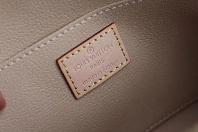Louis Vuitton Pochette Metis Marrom Dourado Forma Semi-Circular Dome Shape Monograma Lona Revestida Bolsa de Corrente 3