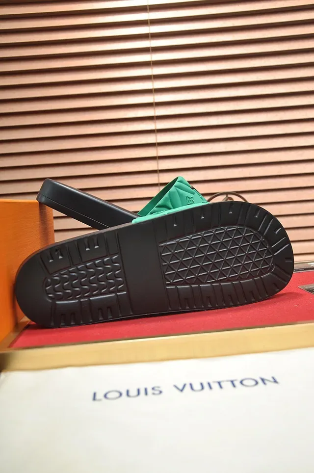 Louis Vuitton Quilted Slide Vert et Noir sandales 7