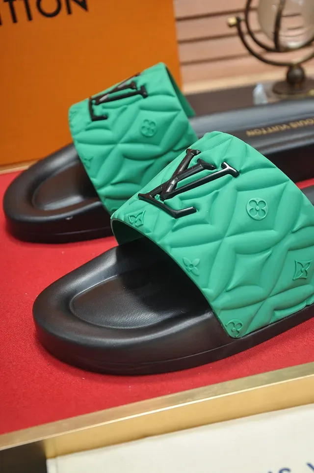 Louis Vuitton Quilted Slide Vert et Noir sandales 8