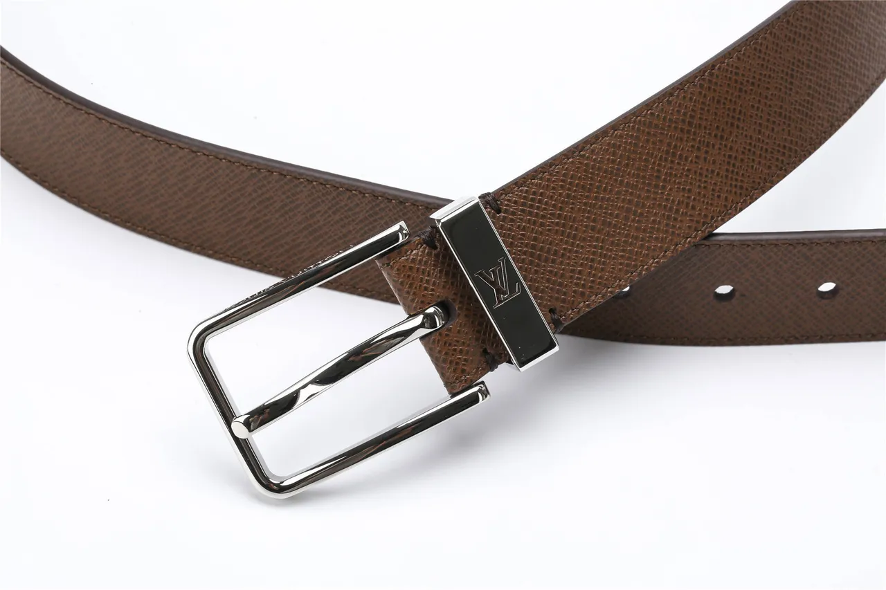 Louis Vuitton Ceinture en cuir marron texturée réversible 4
