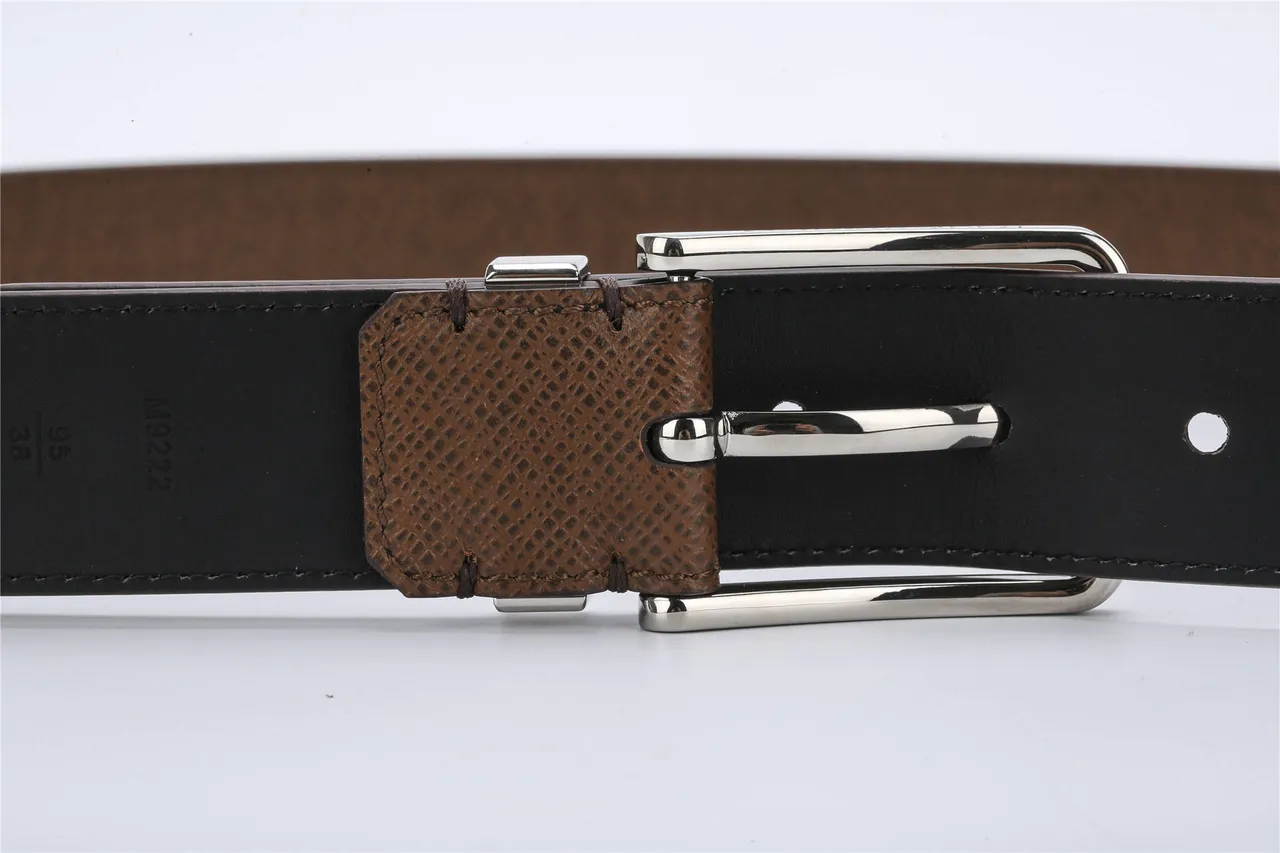 Louis Vuitton Ceinture en cuir marron texturée réversible 5