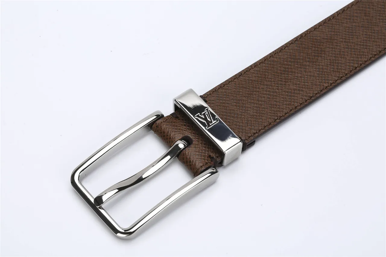 Louis Vuitton Ceinture en cuir marron texturée réversible 9