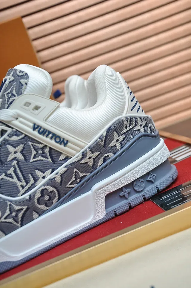 لويس فيتون Run Away Monogram Canvas رمادي أزرق Lifestyle Sneakers 2