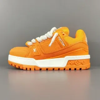 Louis Vuitton Run Away Zapatillas Lifestyle Naranja y Blanco