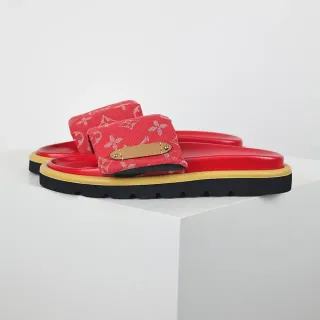 Louis Vuitton हारب أحمر مونوجرام كانفاس نعال