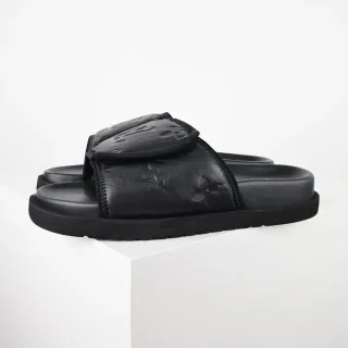 Louis Vuitton Run Away Slide chinelos pretos com monograma floral embossado