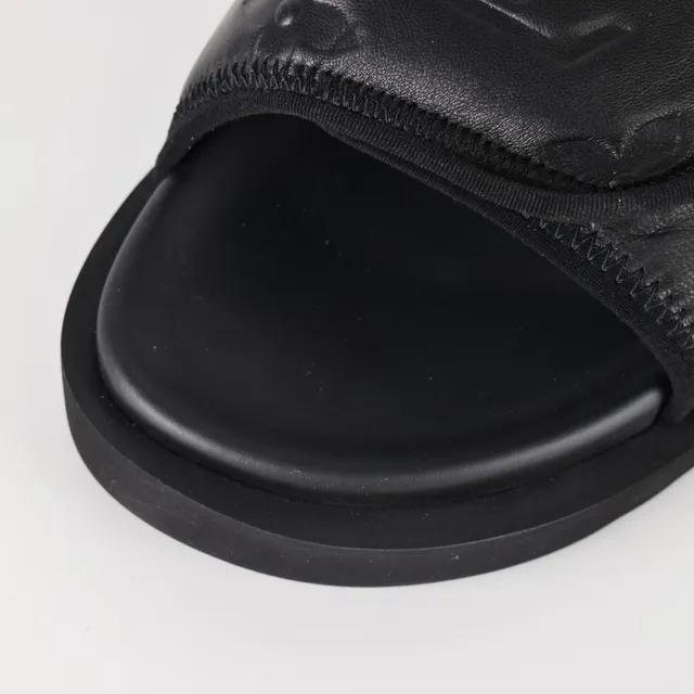 Louis Vuitton Run Away Slide صندل أسود مطبوع بمونوغرام زهور 5