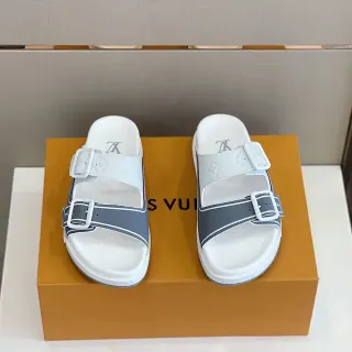 Louis Vuitton Run Away mulas blancas y grises con hebilla