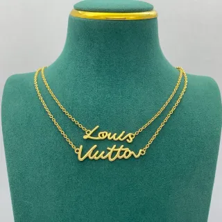 Colar Louis Vuitton Signature Script Duplo Camada Tom Dourado