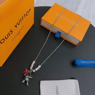 Louis Vuitton Colar Astronauta Corrente Prata Vermelha